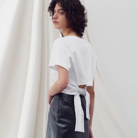 BACK SLIT TIE T-SHIRTS