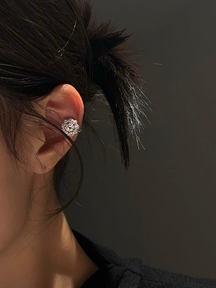 [위프레리] 실버 비앙카 화이트 이어커프, Silver Bianca White Ear Cuff