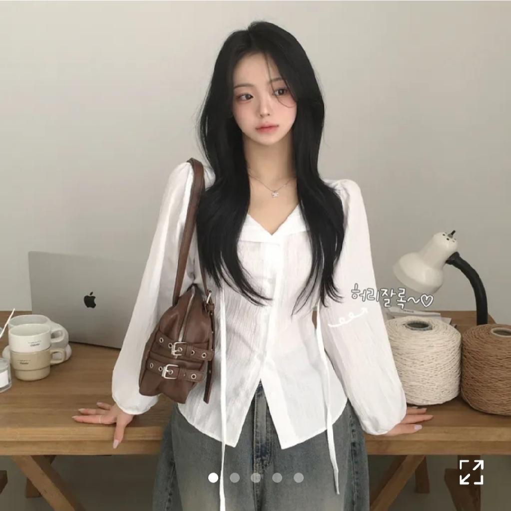 [뒷리본!/잘록핏] 러블리 스트랩 뒷리본 슬림핏 퍼프 긴팔 블라우스 (3color)