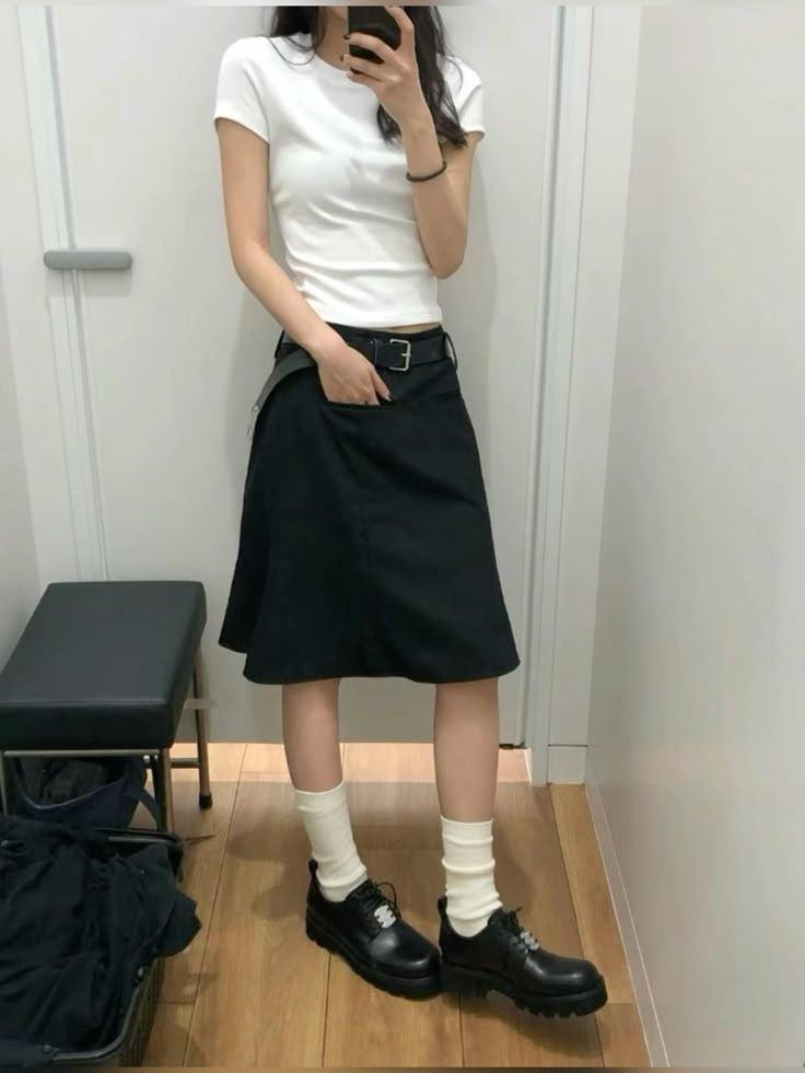 Yes에 있는 A-님의 핀 | 옷 스타일, 의상 영감, 의상 코디