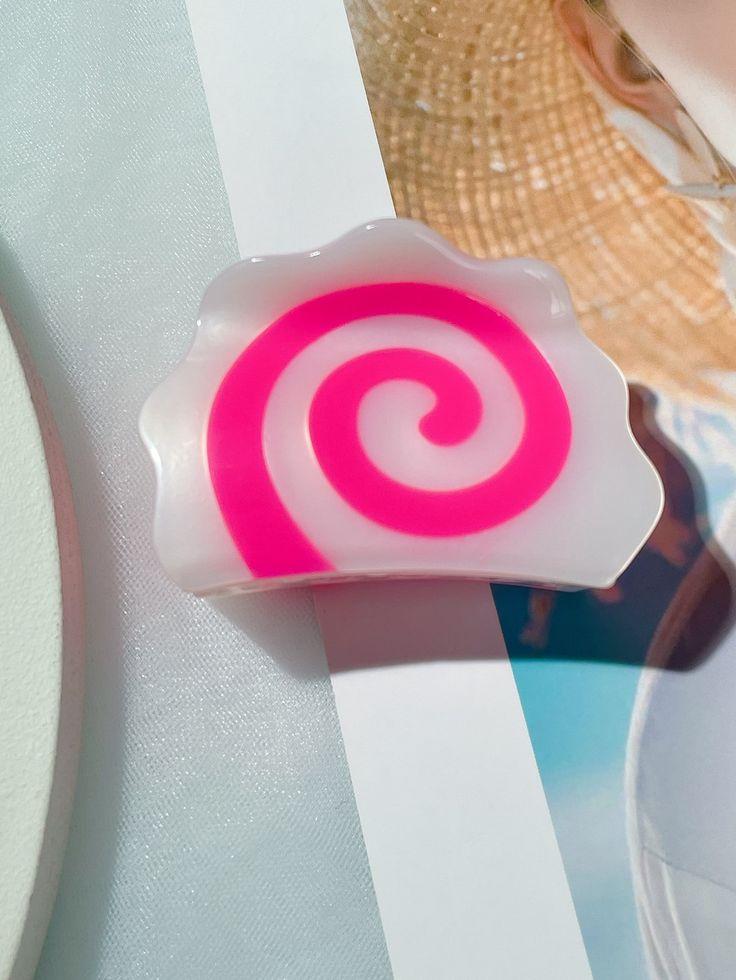 Graphic Hair Claw em 2022 | Acessórios femininos, Ácido acético, Cabelo