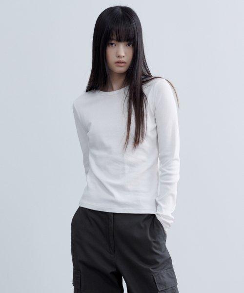 우먼즈 슬림 크루 넥 긴소매 티셔츠 [화이트]