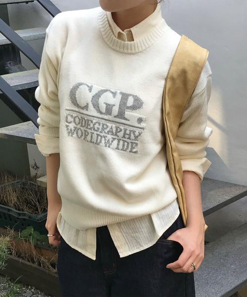 (우먼) 스퀘어 로고 니트_크림