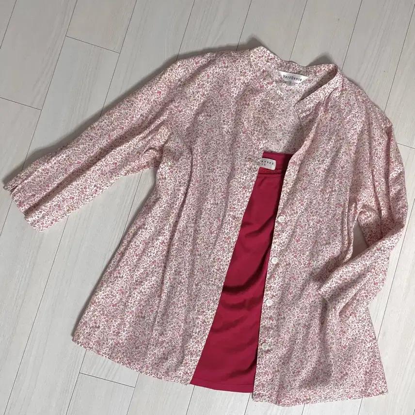 빈티지코디세트 아오이유우 스즈코 모리걸룩 잔꽃셔츠 잔꽃블라