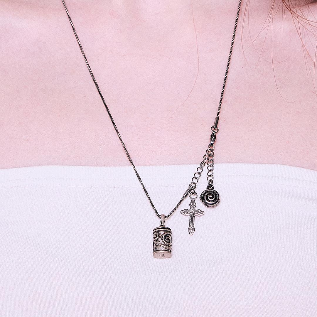insignia necklace-silver