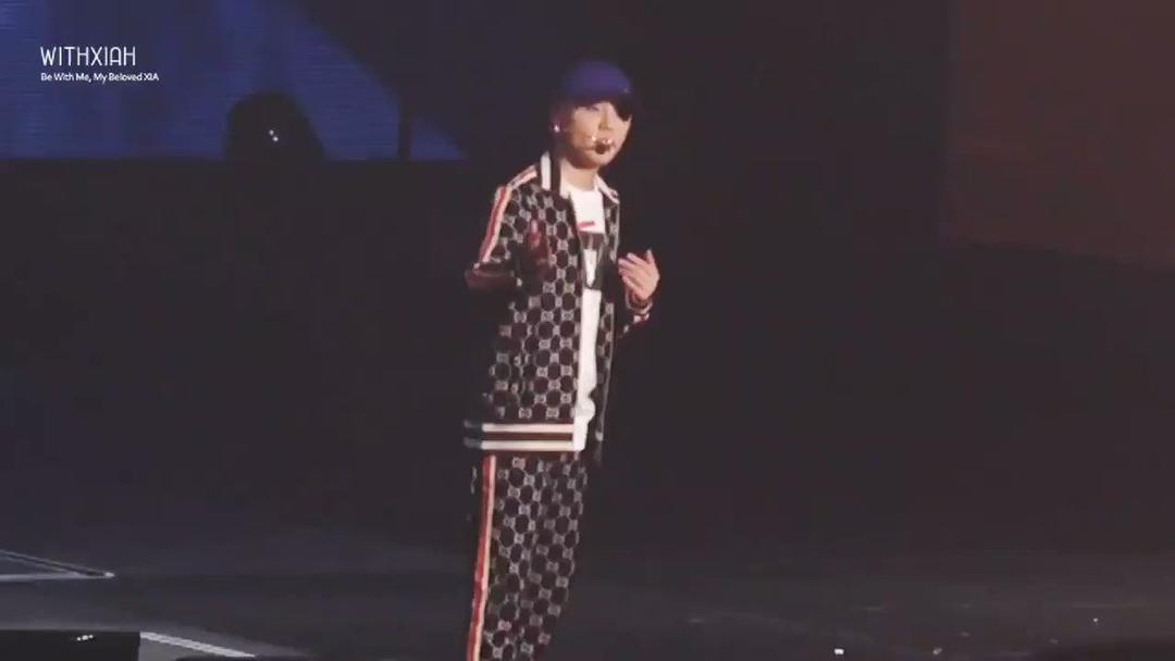 X에서 ㅅㅁ🥥 님 : "나 솔직히 이런 말하면 미안하지만 여러분들이 힘들었으면 조케써!근데 다치지는 말고오~💞그러면서 우리가 서로 에너지를 주고 받으며~사실 이렇게 주고 받잖아? 안 힘들어에너지를 100을 쓰고 150을 받읍시다.~어화둥둥 손짓~ https://t.co/XIhbntvoJI" / X