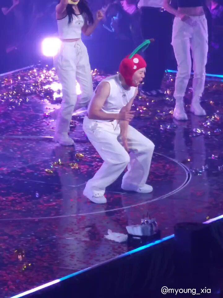 X에서 🥥묭이•‿￩♥︎ 님 : "너무 귀여워...★ 어쩌지..진짜..★ https://t.co/sxiYzdDPad" / X