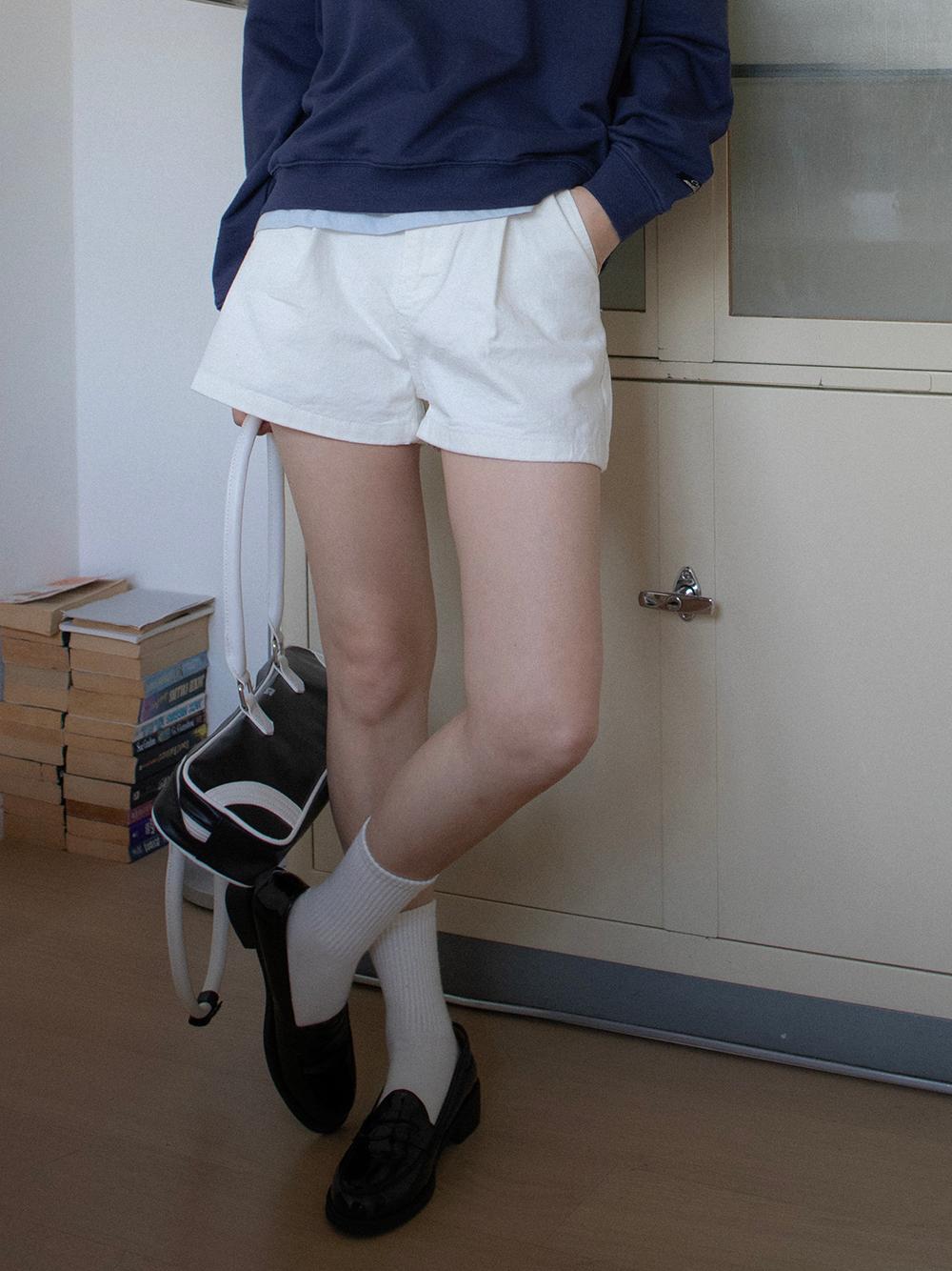 COTTON PINTUCK SHORTS (3COLORS)